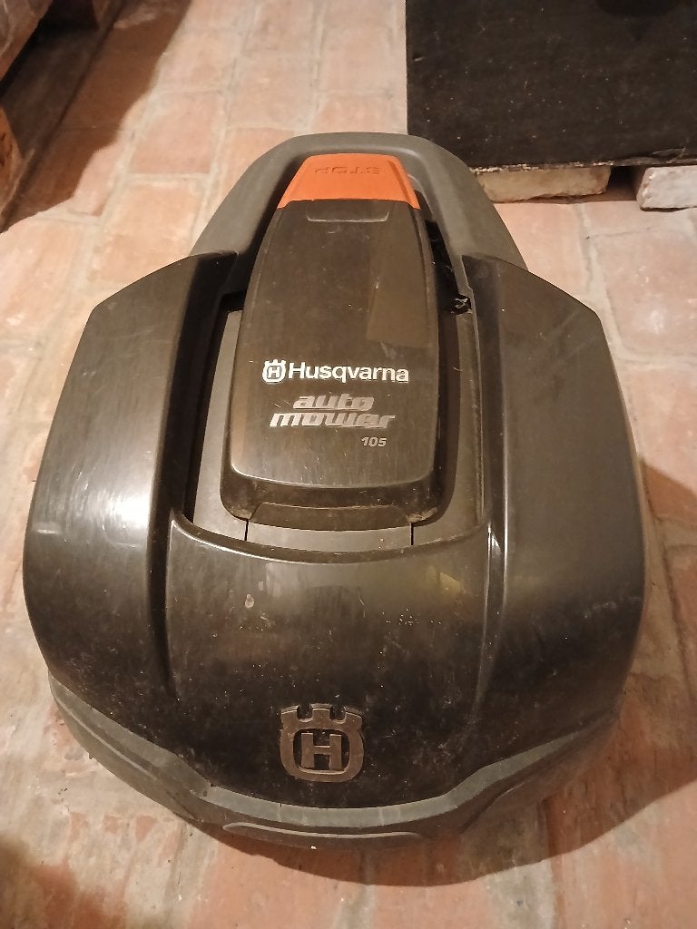 HUSQVARNA 105 ROBOTMAAIER, Tuin en Terras, Robotmaaiers, Ophalen, Gebruikt, Minder dan 20 cm, Husqvarna
