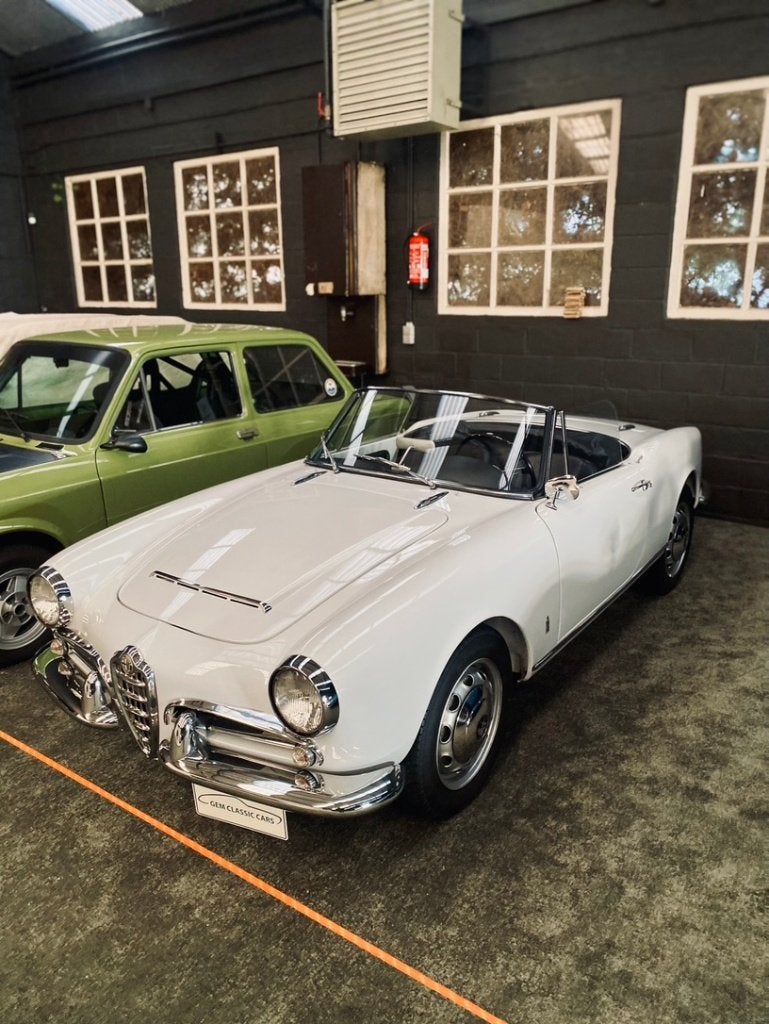 Polissage Carrosserie, Ophalen