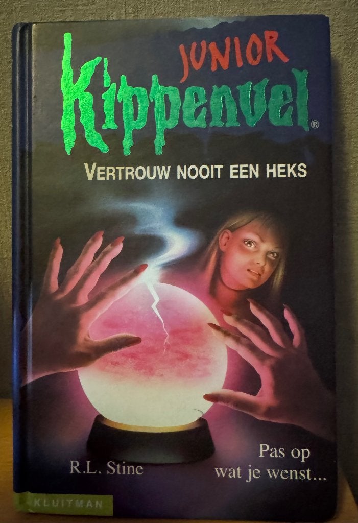 Junior Kippenvel, Vertrouw nooit een heks, Boeken, Ophalen of Verzenden, Gelezen, R.L. Stine, Fictie