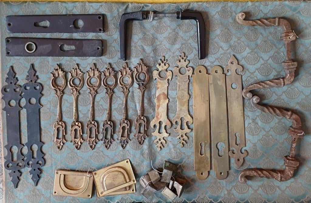 Set van oud deurbeslag, Antiek en Kunst, Ophalen, Koper