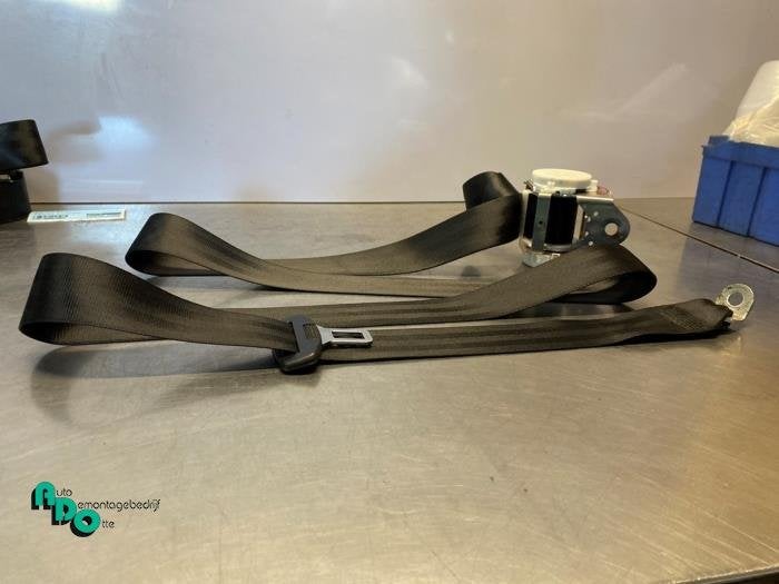 Ceinture de sécurité arrière gauche d'un Audi A3 (A3 03-), -, 3 mois de garantie, Audi, Utilisé