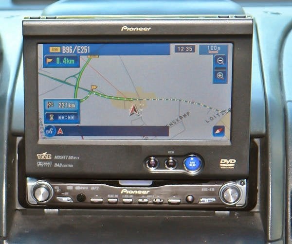 PIONEER AVIC X1R AUTORADIONAVIGATIE MET INTREKBAAR SCHERM, Ophalen, Gebruikt