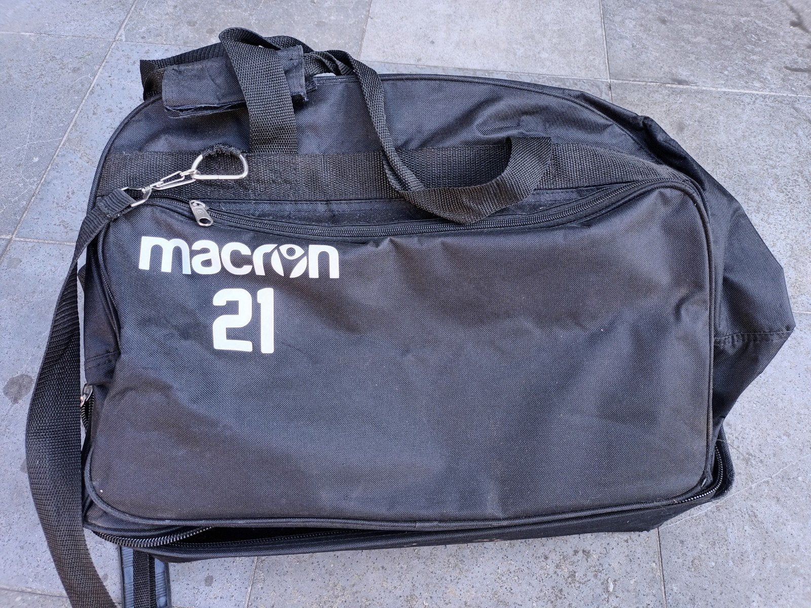 ruime sporttas Macron, Bijoux, Sacs & Beauté, Sacs | Sacs de sport, Enlèvement
