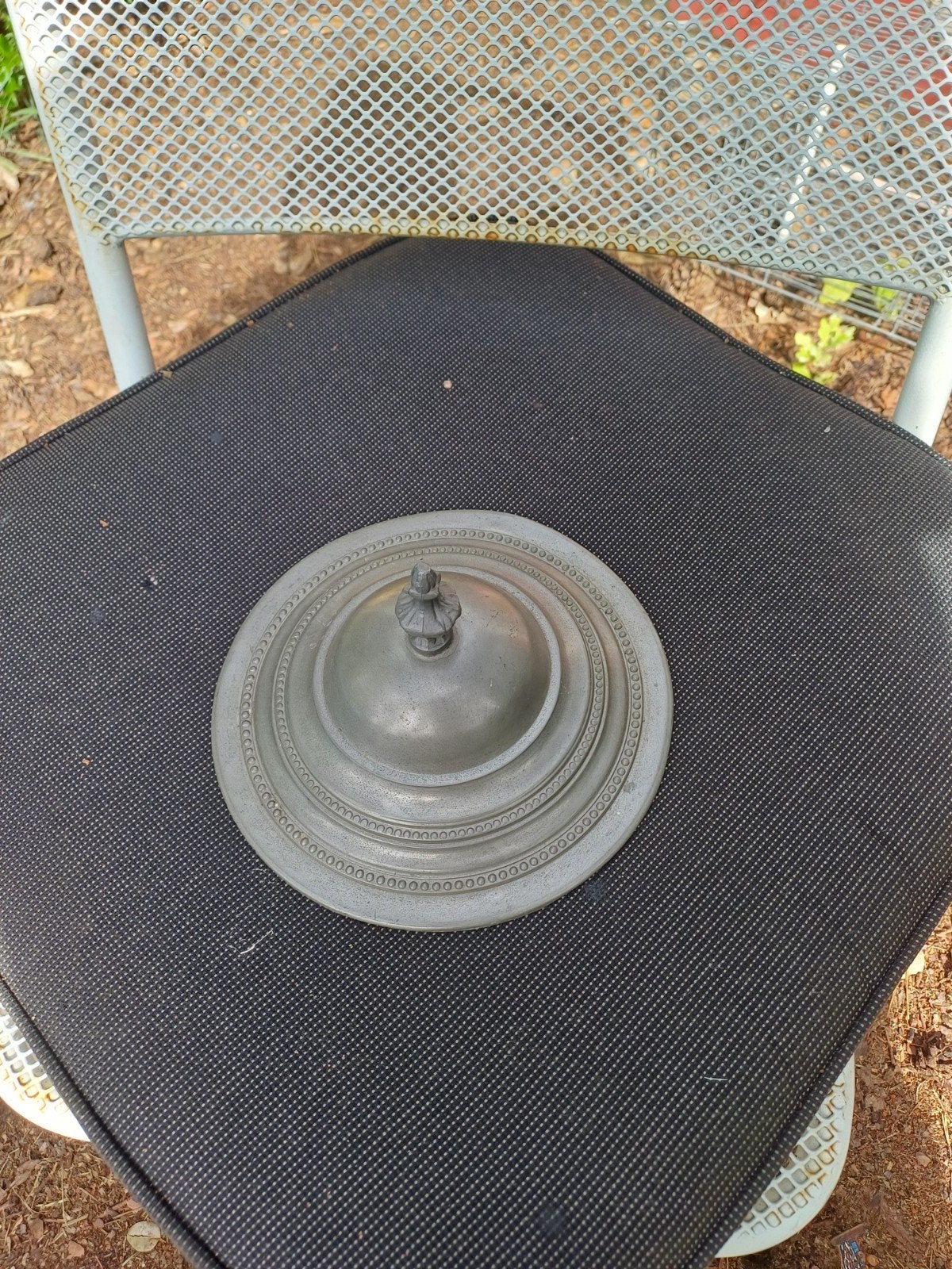 10 kilo tin, Ophalen