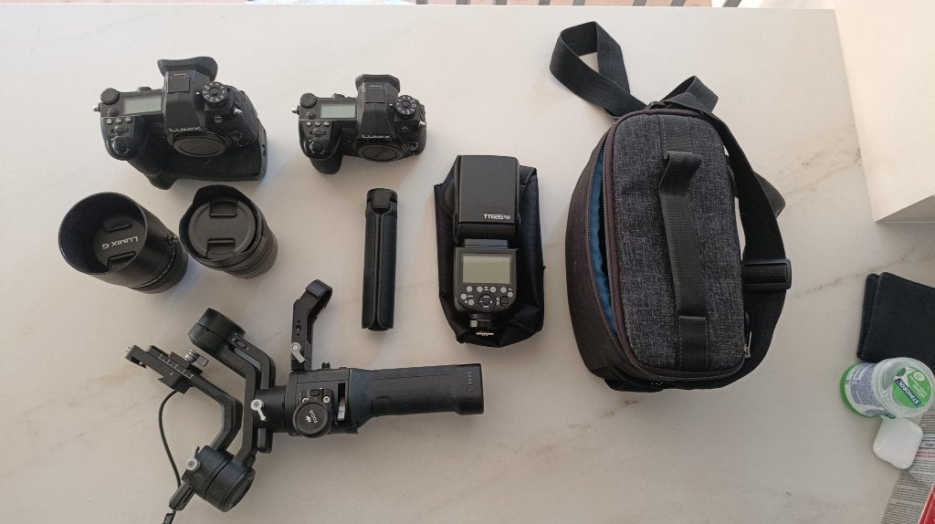 Lumix G9 + Leica 12-60 + Nocticron 42.5 f/1.2 + Ronin SC, Audio, Tv en Foto, Fotocamera's Digitaal, Zo goed als nieuw, Leica, Accu