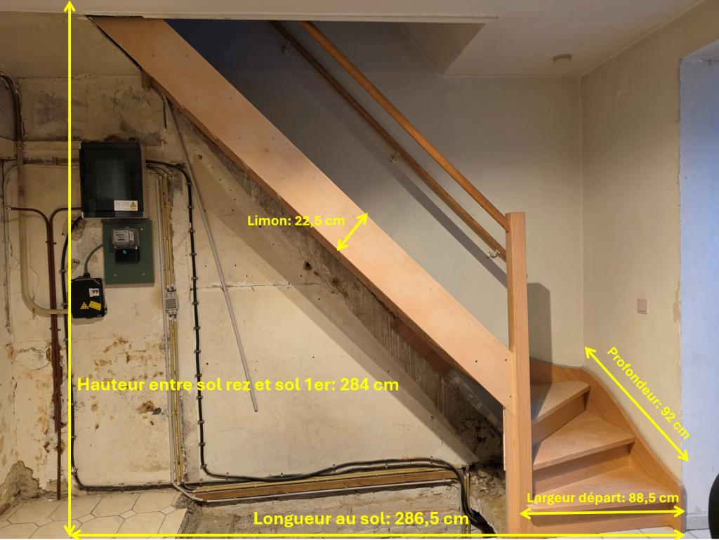 Magnifique escalier quart tournant en hêtre massif, Bricolage & Construction, Échelles & Escaliers, Comme neuf, Escalier, 2 à 4 mètres