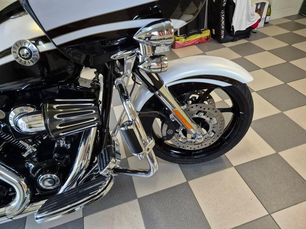 Harley davidson road glide, Tourisme, Occasion, Transmission par cardan, 2 cylindres
