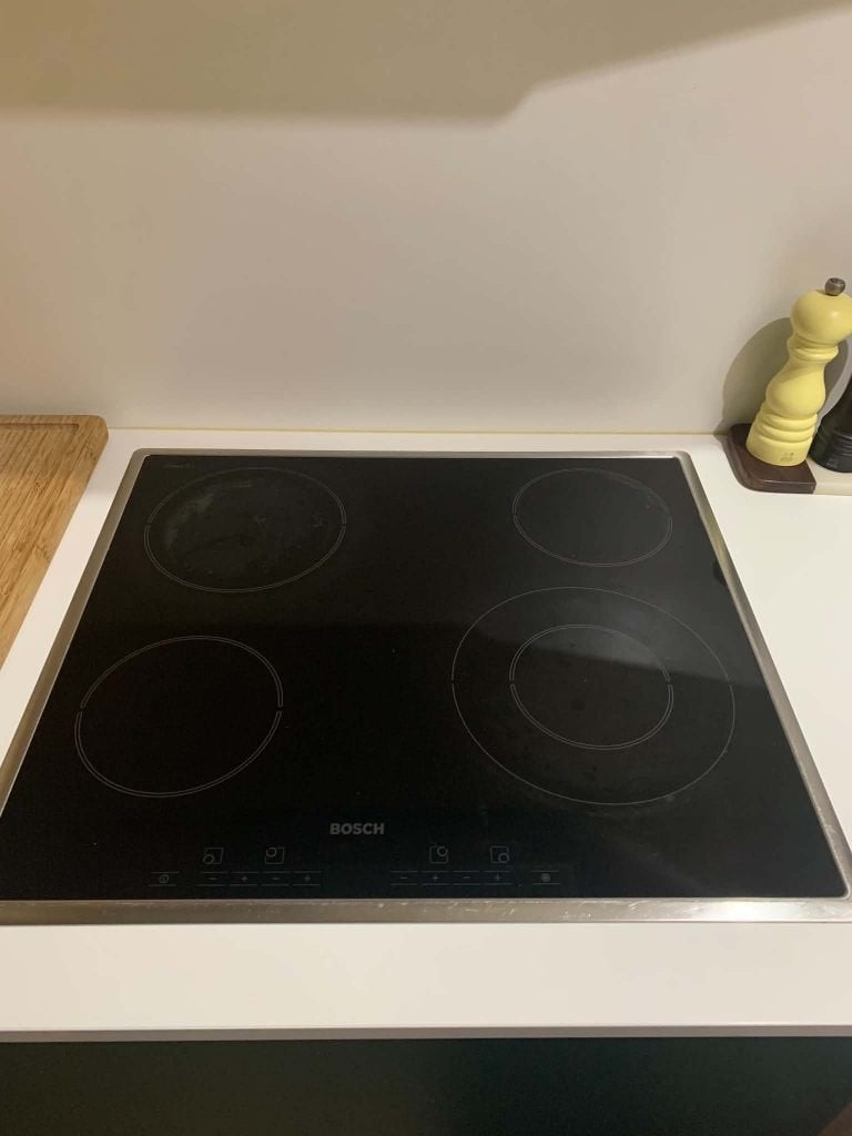 Table de cuisson vitrocéramique Bosch, Electroménager, 4 zones de cuisson, Enlèvement, Utilisé, Encastré