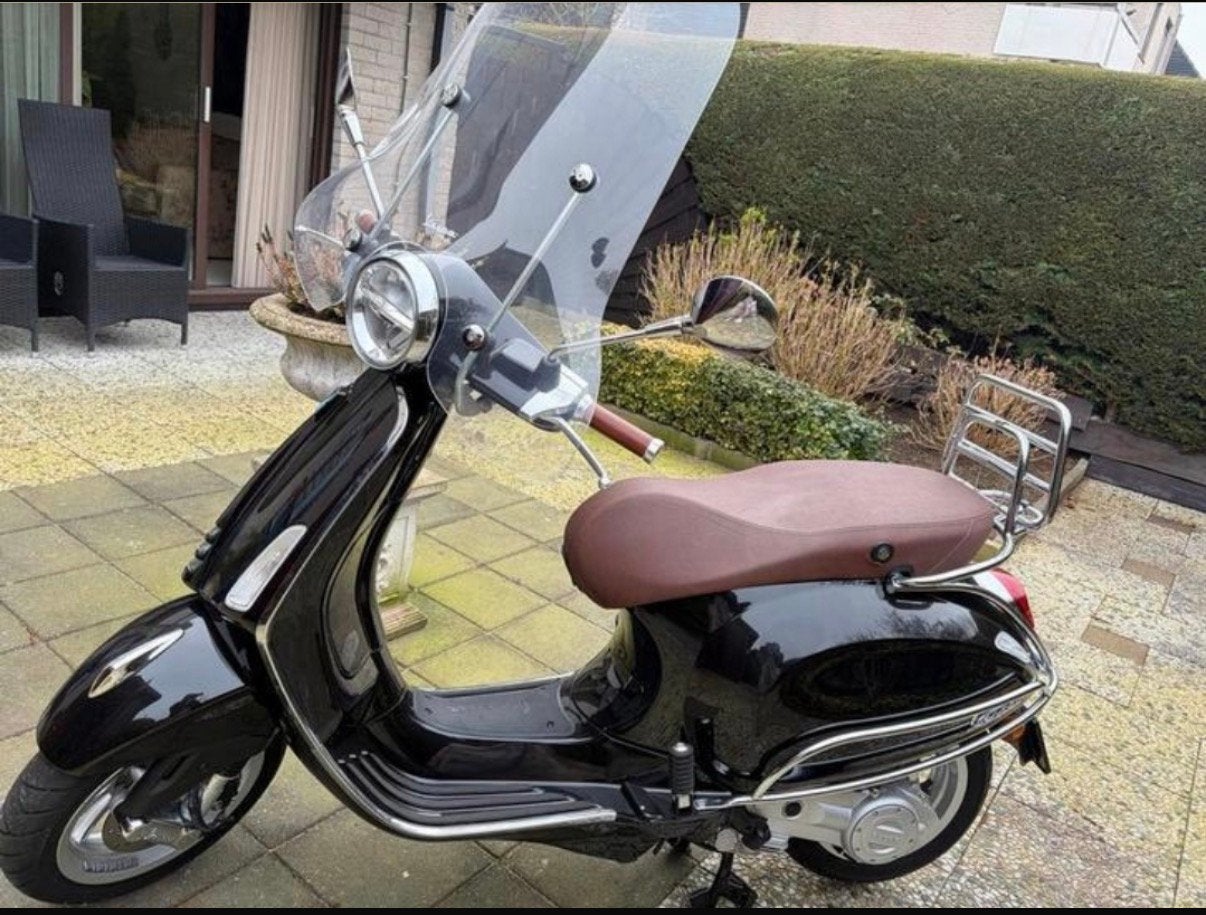 Vespa Primavera 50, Fietsen en Brommers, Vespa S, Ophalen of Verzenden, Klasse B (45 km/u), Zo goed als nieuw