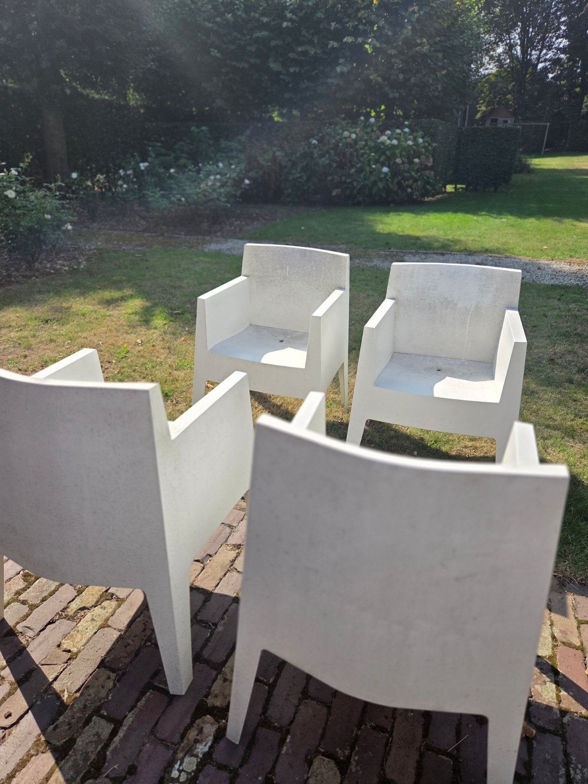 4 design tuinstoelen wit, Ophalen