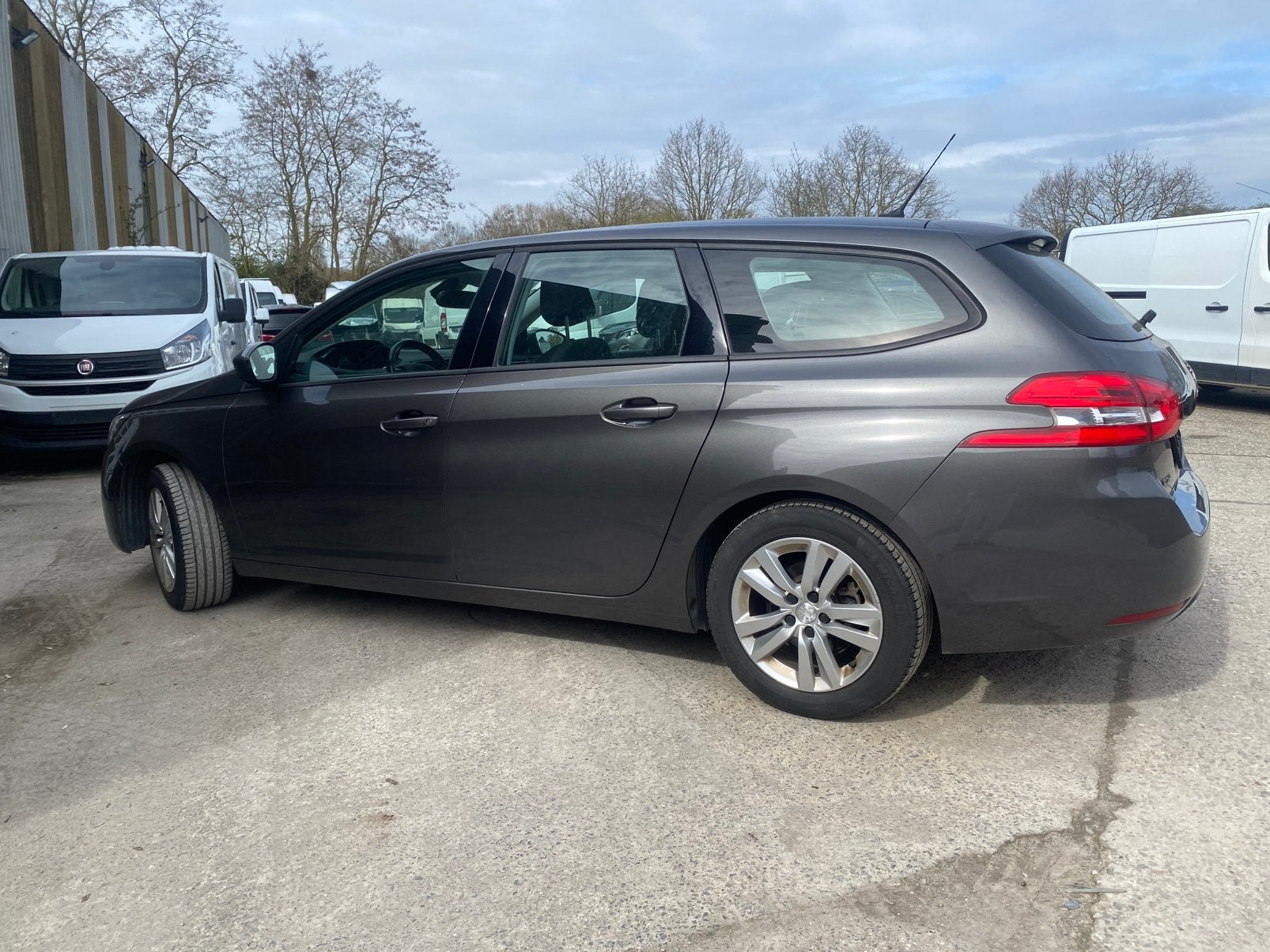Peugeot 308 hdi, Euro 6, Entreprise, Caméra de recul, 1600 cm³