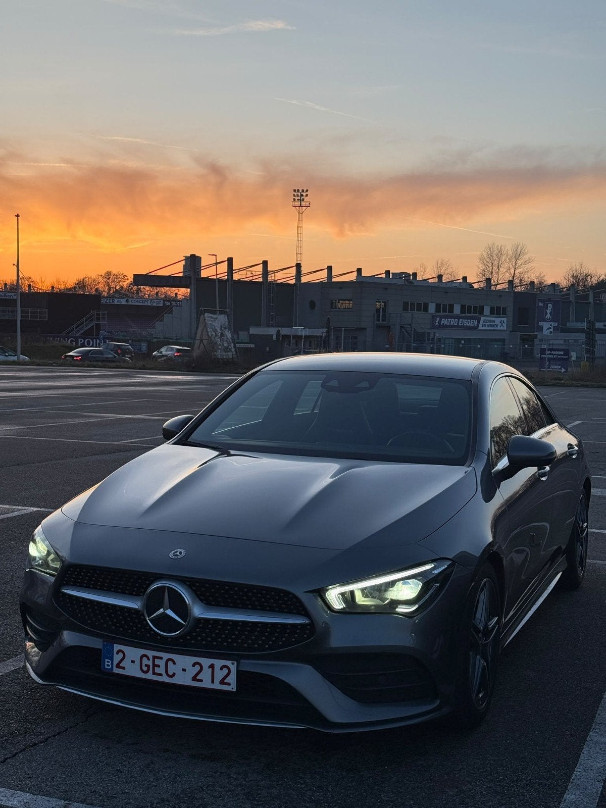 Prachtige Mercedes CLA 180 AMG Line Automaat met Gekeurd, Auto's, Automaat, CLA, Zwart, Alcantara