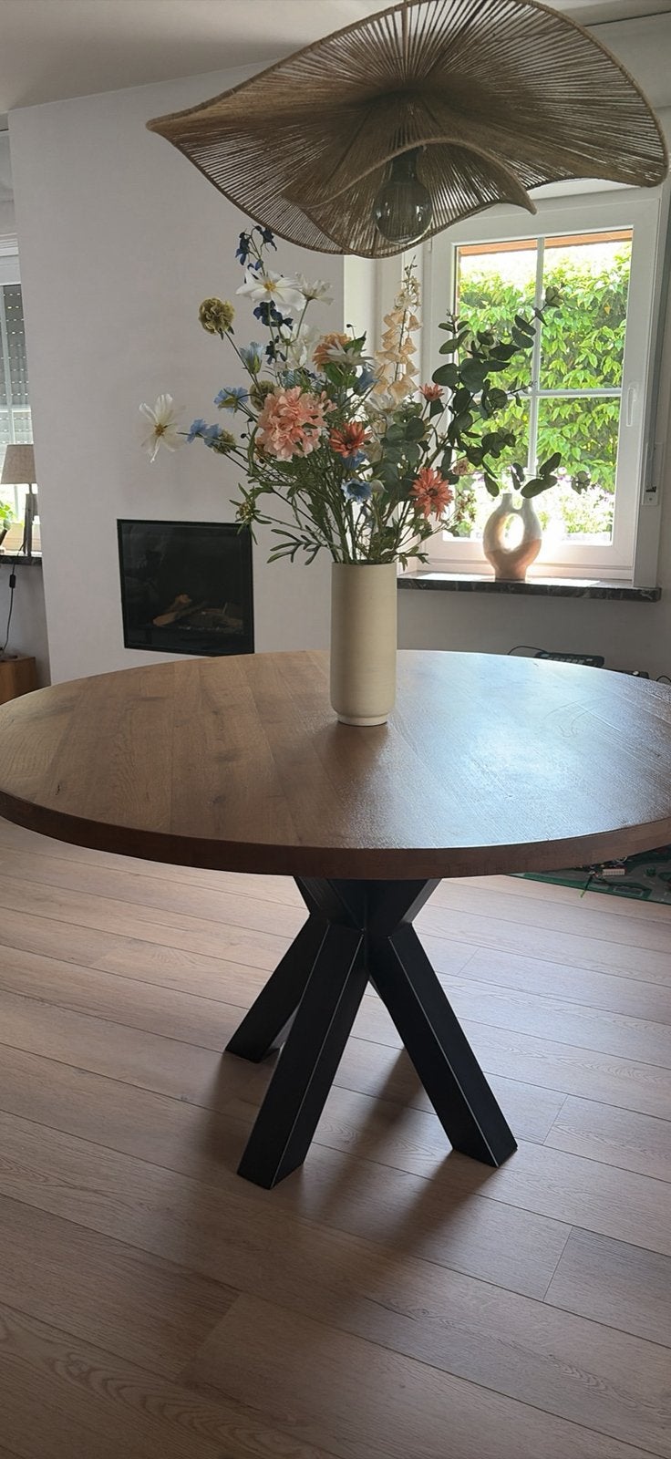 Ronde massieve tafel, Ophalen, Zo goed als nieuw