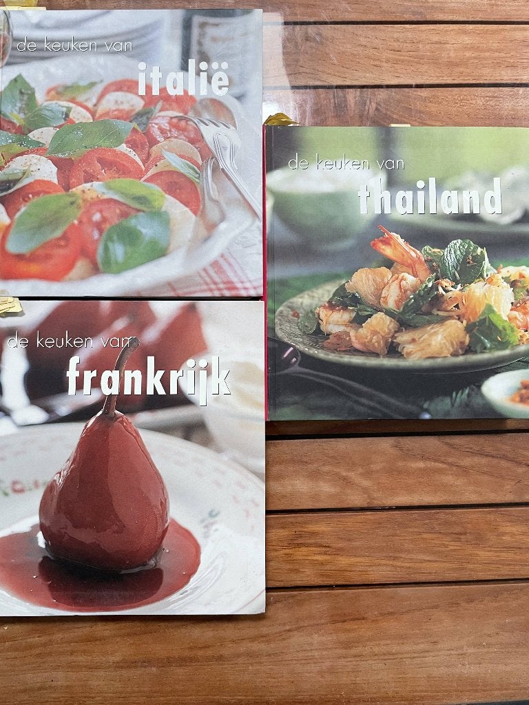 kookboeken - De keuken van Italië, Frankrijk, Thailand, Livres, Livres de cuisine, Enlèvement, Comme neuf, Autres régions