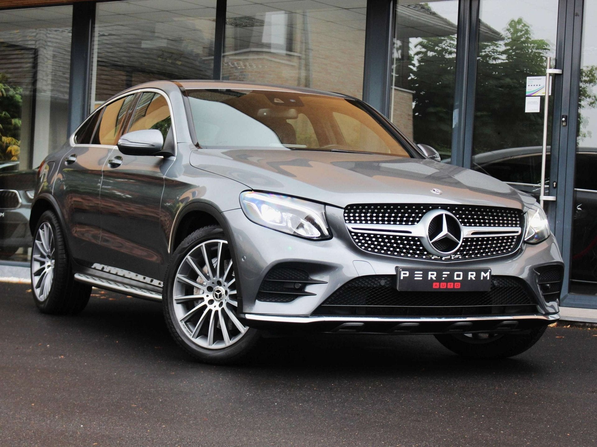 Mercedes-Benz GLC 250 i*COUPÉ*4MATIC*AMG-LINE*SERVICED*, Autos, Argent ou Gris, Achat, 170 g/km, Entreprise
