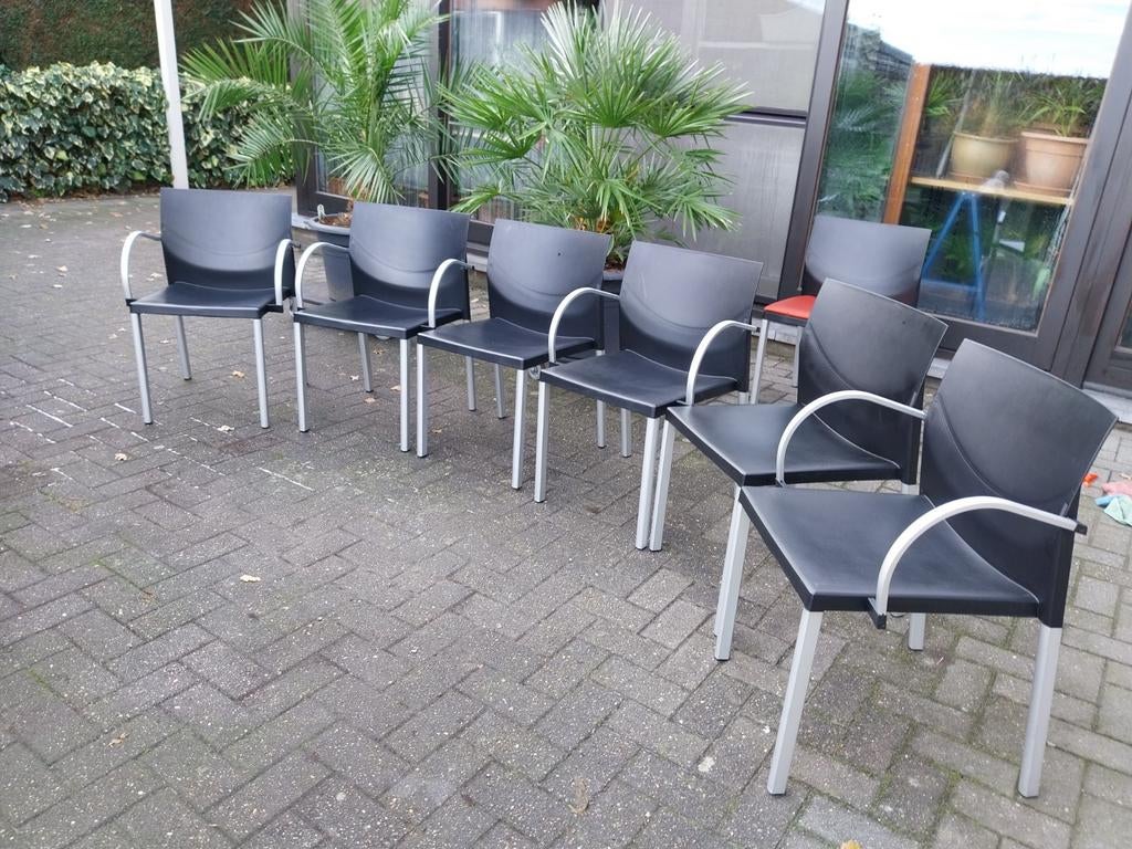 Diverse sets stoelen, Enlèvement