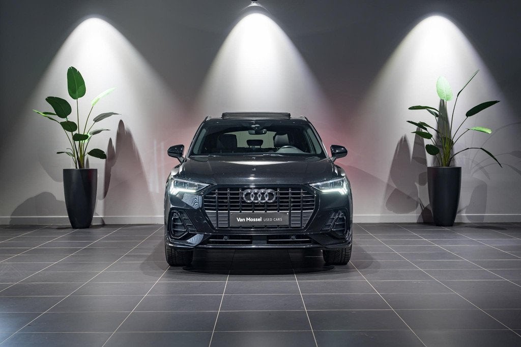 Audi Q3 45 TFSI e S tronic 3x S Line (automatique), Achat, Entreprise, Hybride rechargeable, Noir
