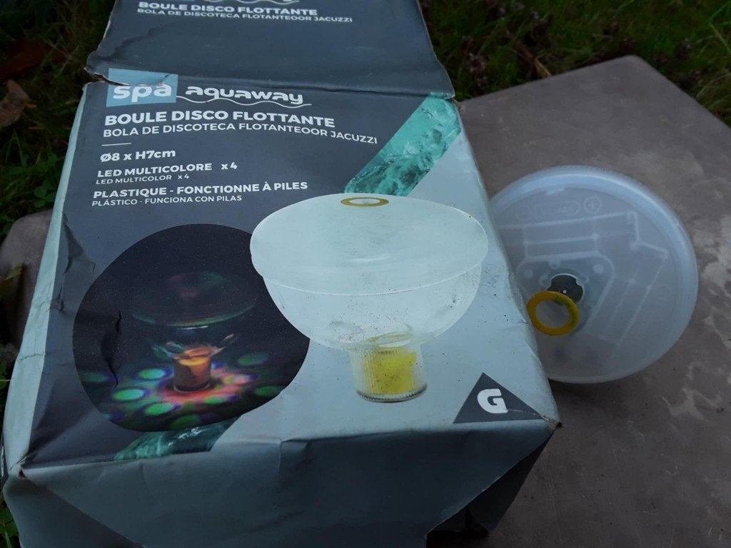 Spa Aquaway drijvende discobal, Ophalen of Verzenden, Zo goed als nieuw