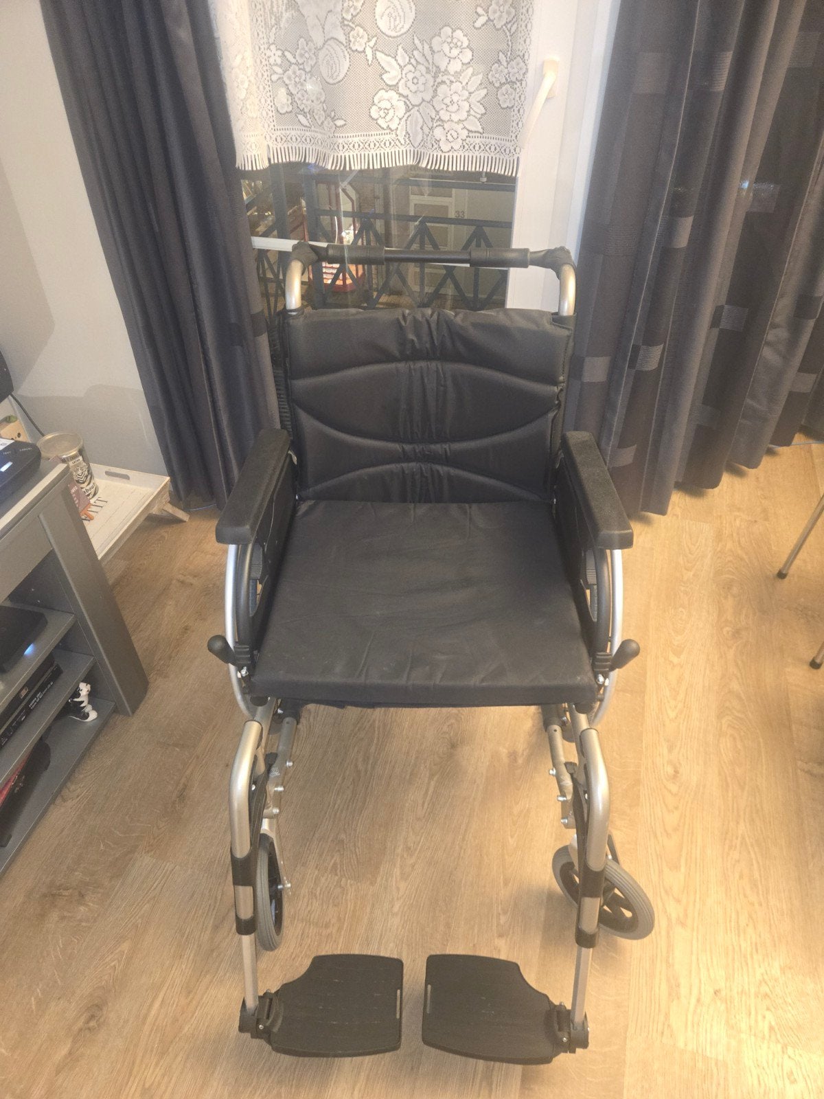 Standaard rolstoel Vermeiren V300, Diversen, Ophalen