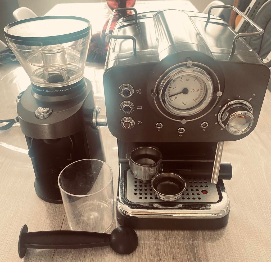 Machine à café Quigg + moulin séparé – bon état, Enlèvement, Utilisé