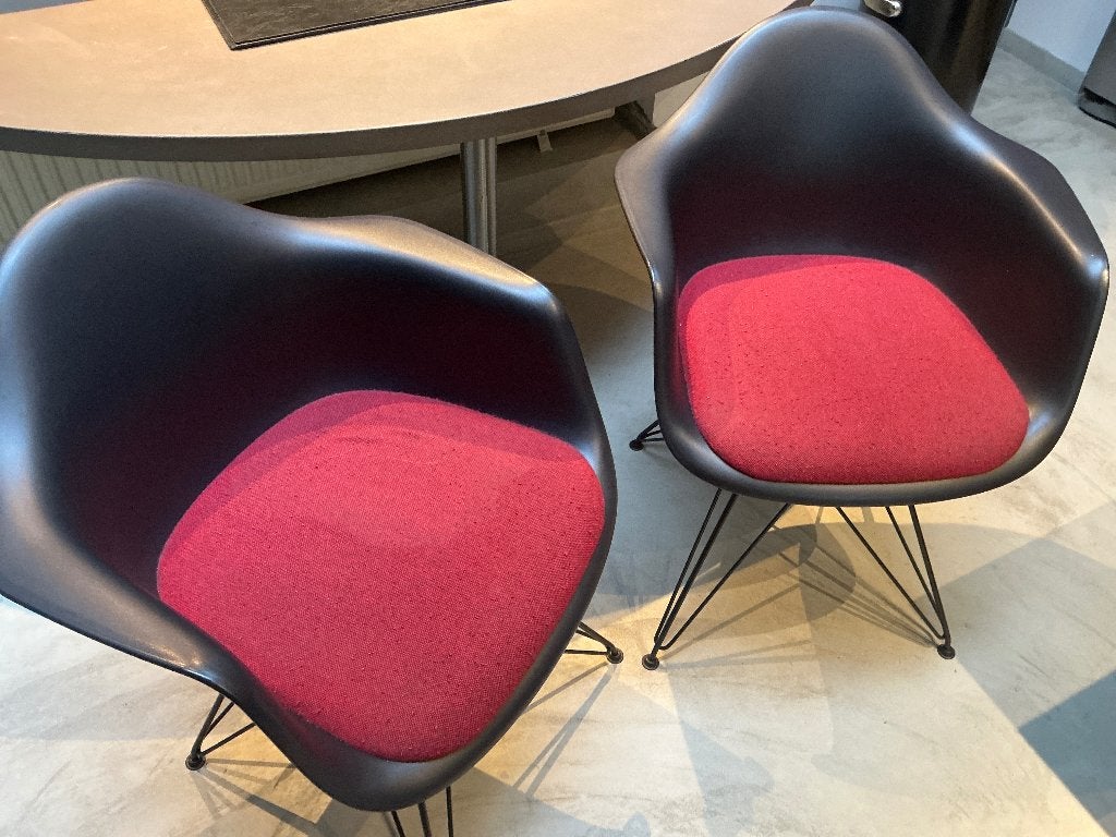 Eames stoelen, model Dar, Huis en Inrichting, Ophalen, Twee, Kunststof, Rood