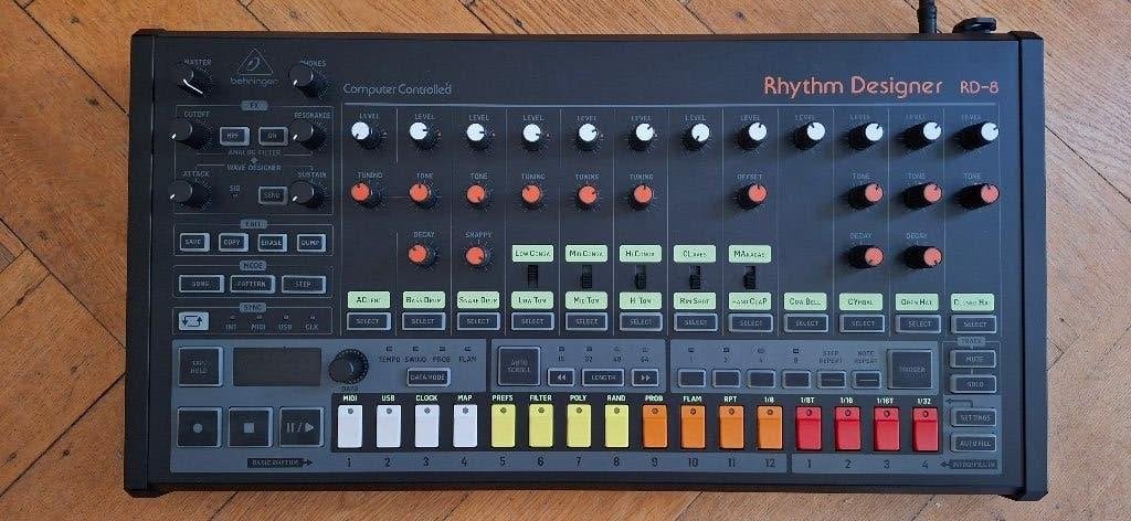 Behringer RD-8, Musique & Instruments, Autres marques, Comme neuf, Avec connexion MIDI, Enlèvement ou Envoi