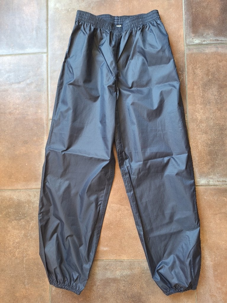 Donkerblauwe regenbroek Quechua maat 12-13 jaar, Broek, Jongen of Meisje, Ophalen of Verzenden, Zo goed als nieuw