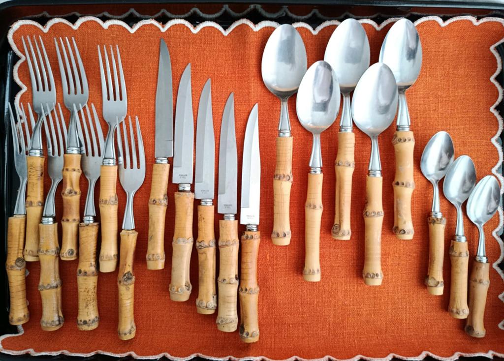 Couverts avec manche en bambou, Maison & Meubles, Cuisine | Couverts, Enlèvement ou Envoi, Utilisé