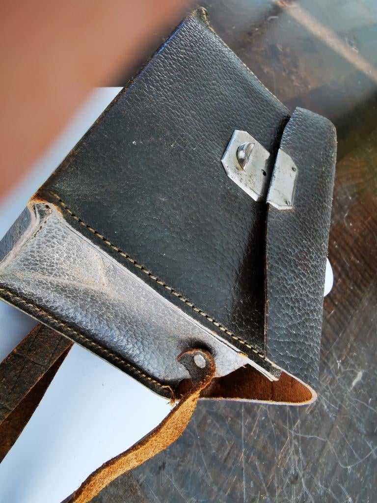 Iconische Brownie camera in lederen draagtasje, Ophalen, Voor 1940, Fototoestel