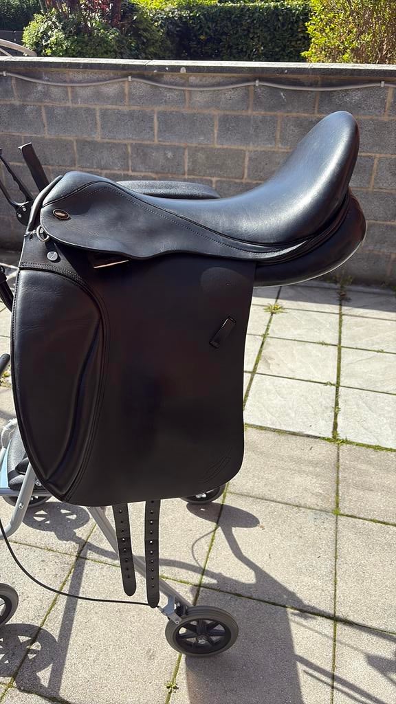 Dressuurzadel, Dieren en Toebehoren, Paarden en Pony's | Zadels, Zo goed als nieuw, Dressuur, Ophalen of Verzenden