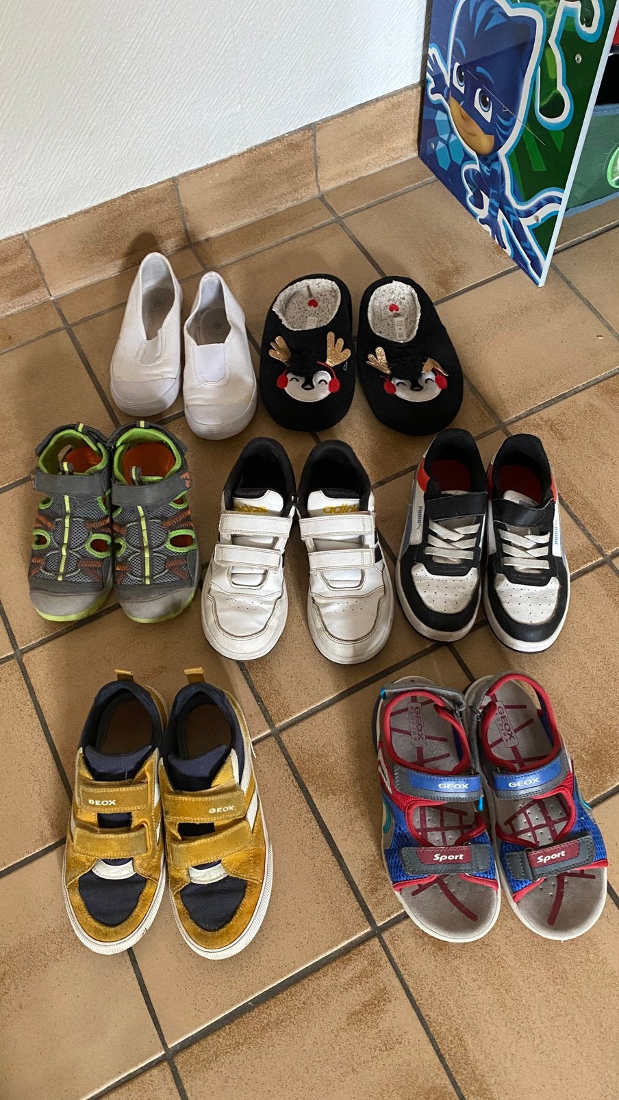 7 paires de chaussures pour garçon. (Gratuites) Pointure 34, Kinderen en Baby's, Babykleding | Schoentjes en Sokjes, Ophalen, Gebruikt