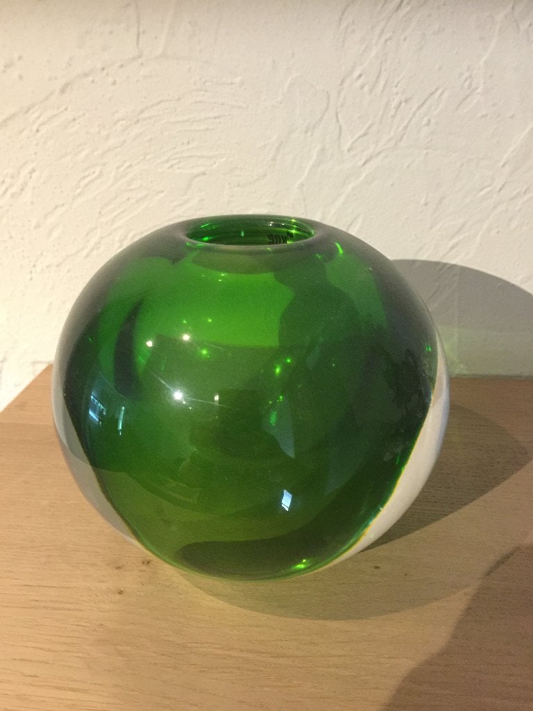 Glaskunst - bolvormige vaas - groen, Antiek en Kunst, Handgemaakt, Vaas, Groen, 14 cm