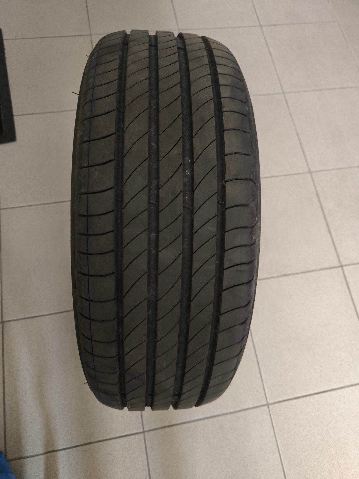 Michelin band in zeer goede staat 195 /55 R16/87H, Ophalen, Gebruikt, Hyundai