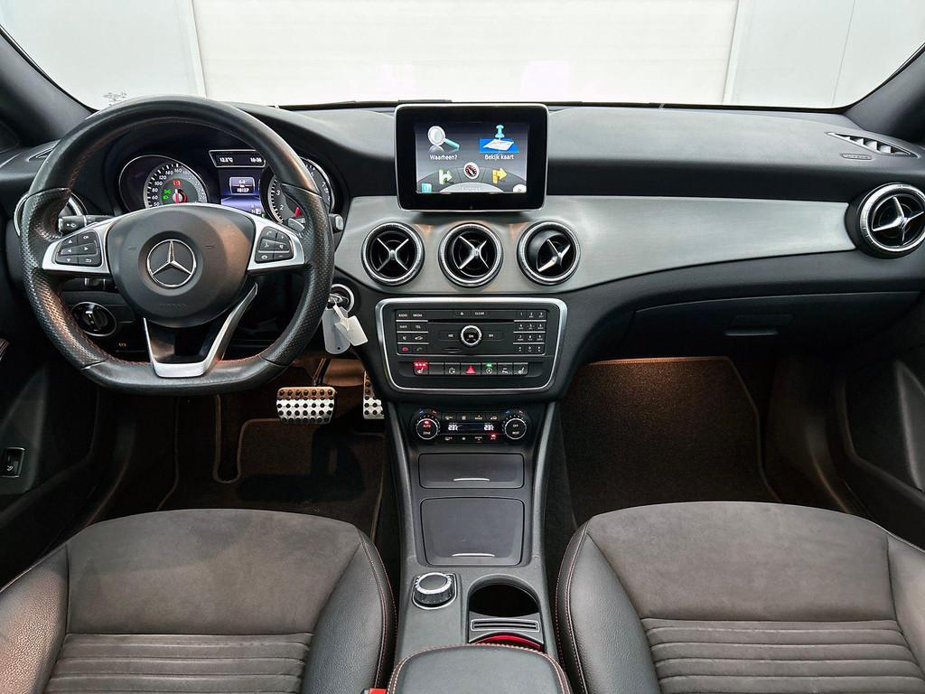 Mercedes-Benz CLA-klasse 200 Coupé AMG Line | Panoramisch D, Stof, Gebruikt, Euro 6, 4 cilinders