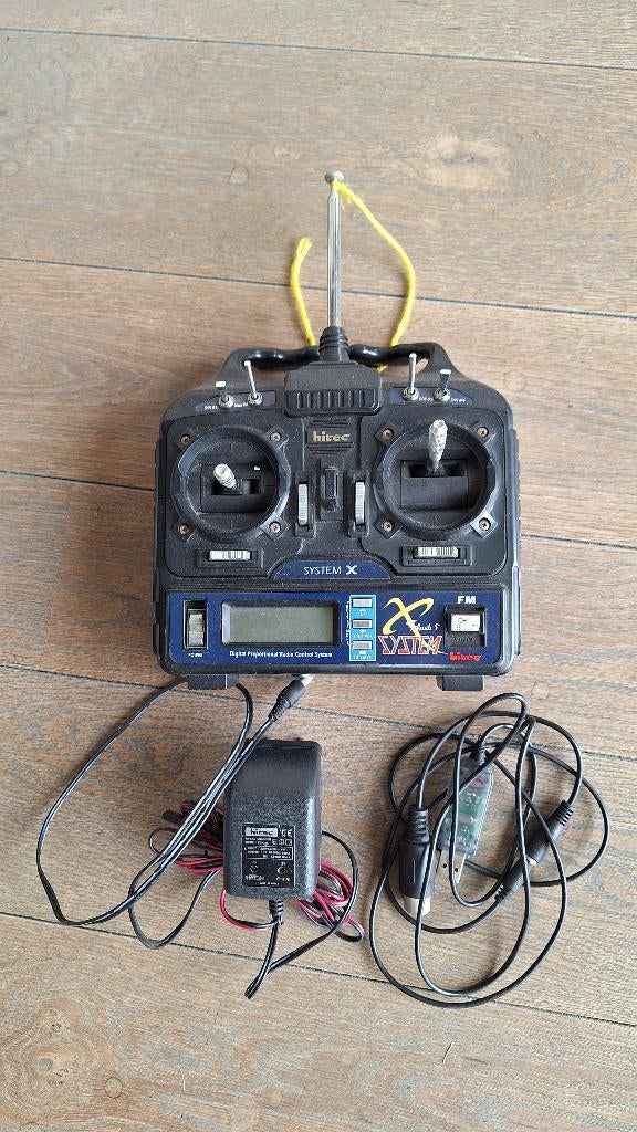 Hitec Flash 5 zender + SIM kabel, Hobby en Vrije tijd, Ophalen of Verzenden, Gebruikt