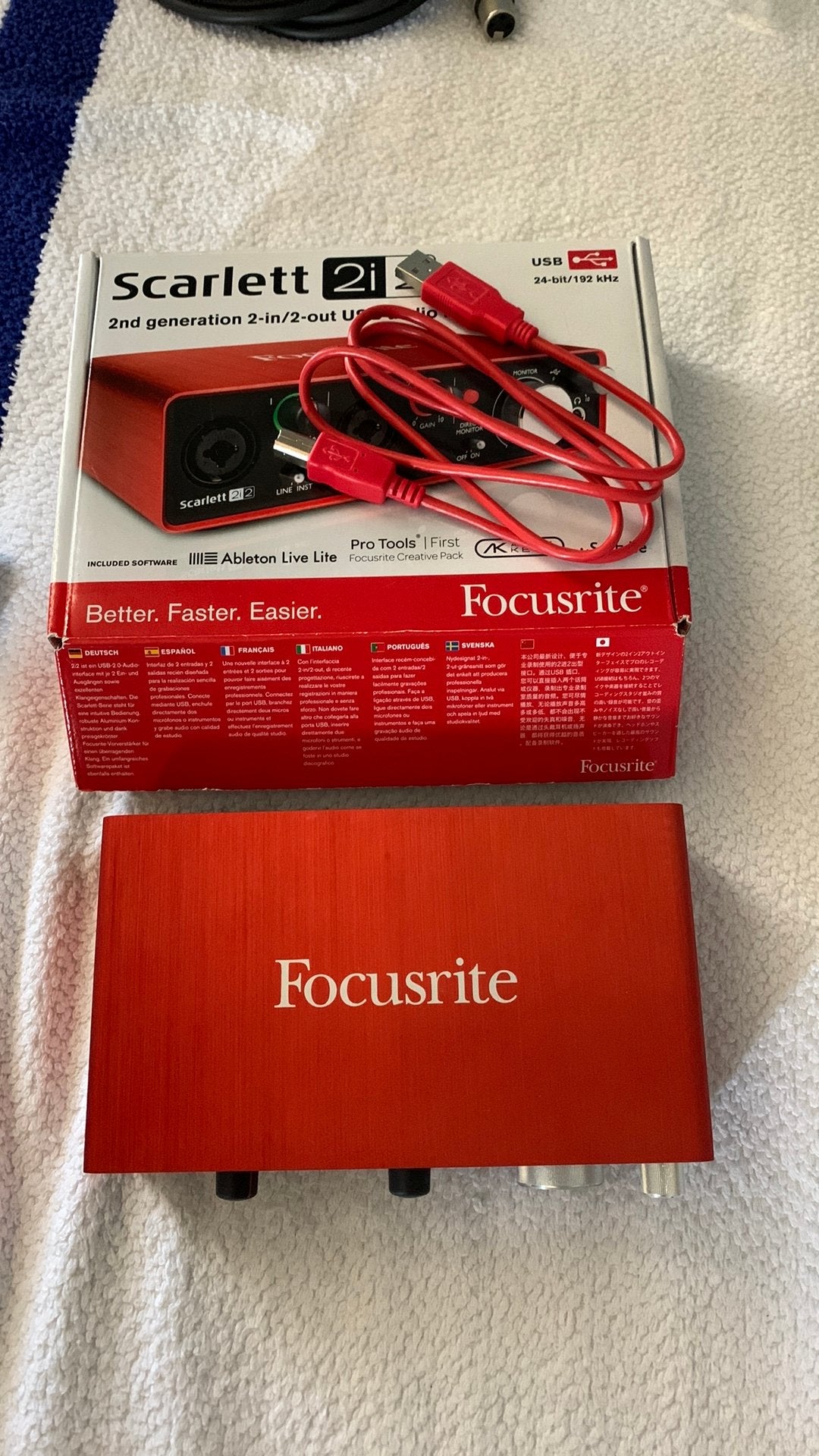 Focusrite Scarlett 2i2, Enlèvement, Comme neuf