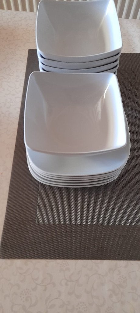 6 pasta borden met bij passend onderbord, Ophalen, Zo goed als nieuw, Porselein, Bord(en)
