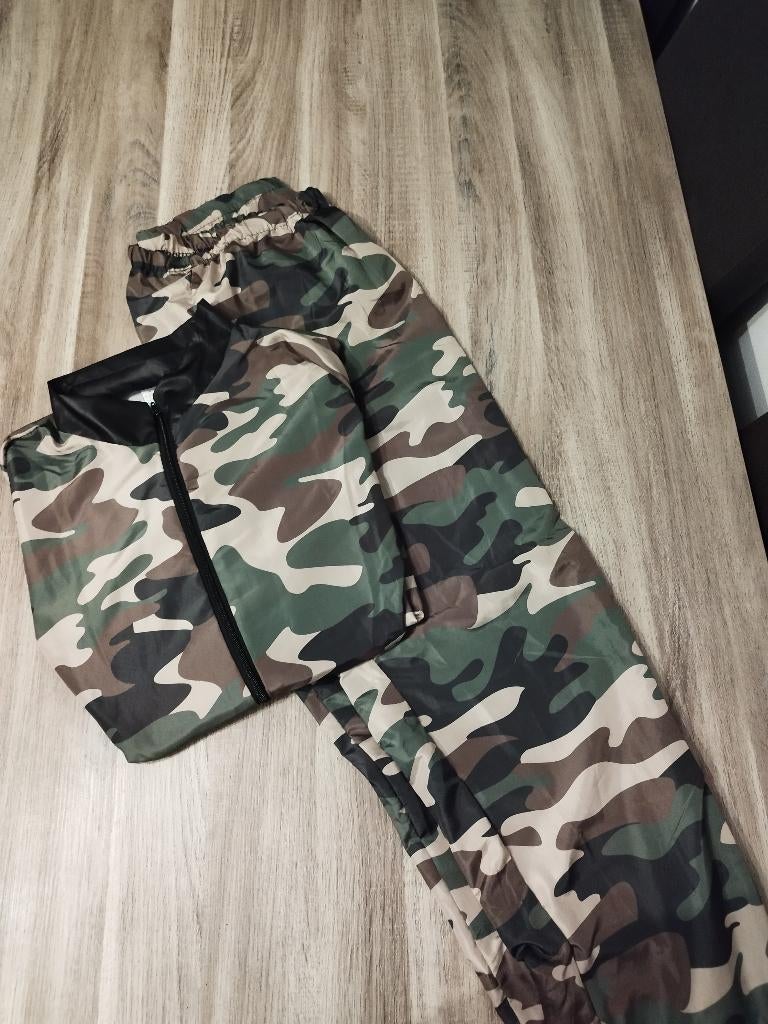 Kostuum leger, Verzamelen, Ophalen