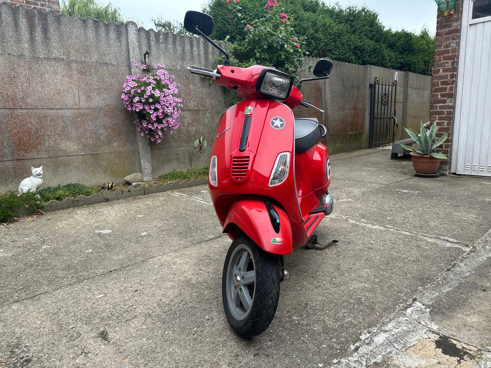 Vespa 125cc, Vélos & Vélomoteurs, Scooters | Vespa, Enlèvement, Comme neuf