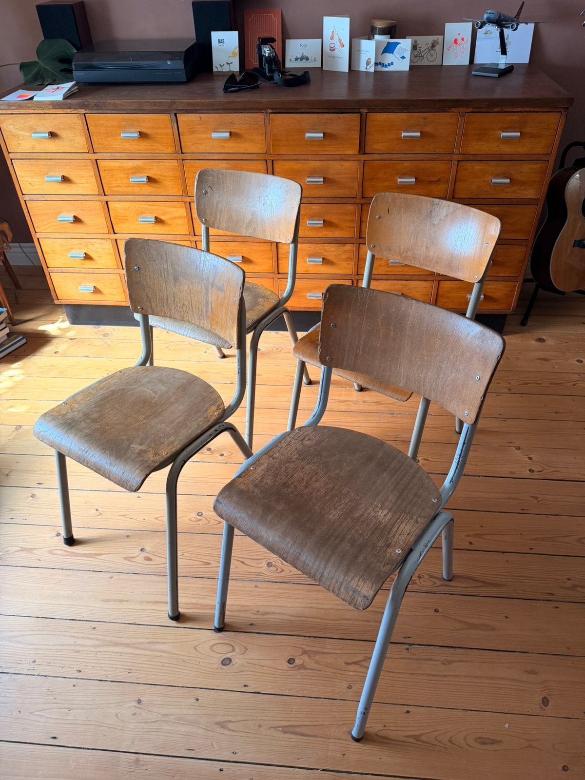 Schoolstoelen set van 4, Huis en Inrichting, Stoelen, Ophalen, Zo goed als nieuw