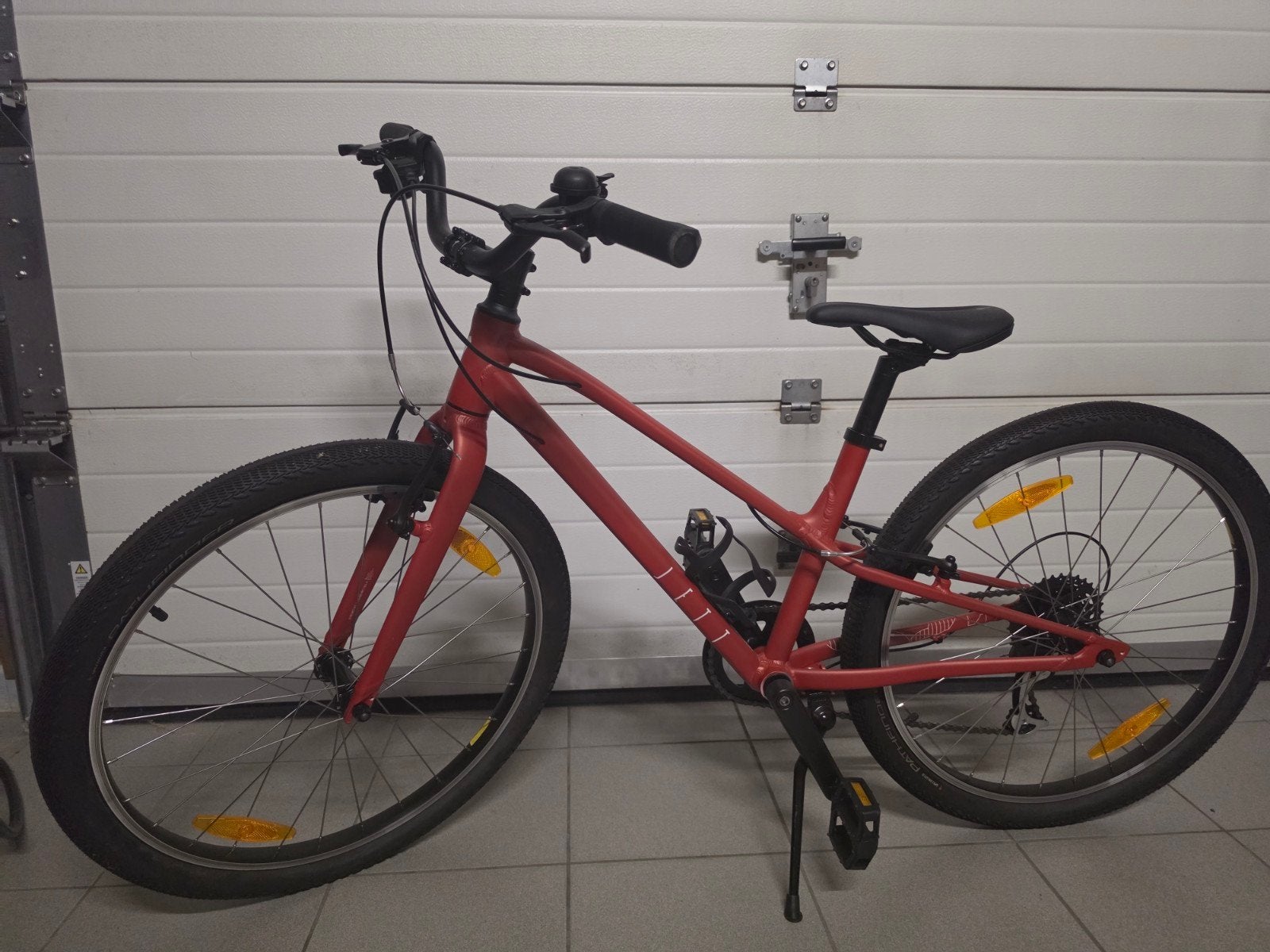 Specialized JETT 24, Fietsen en Brommers, Ophalen, Zo goed als nieuw, Velgrem