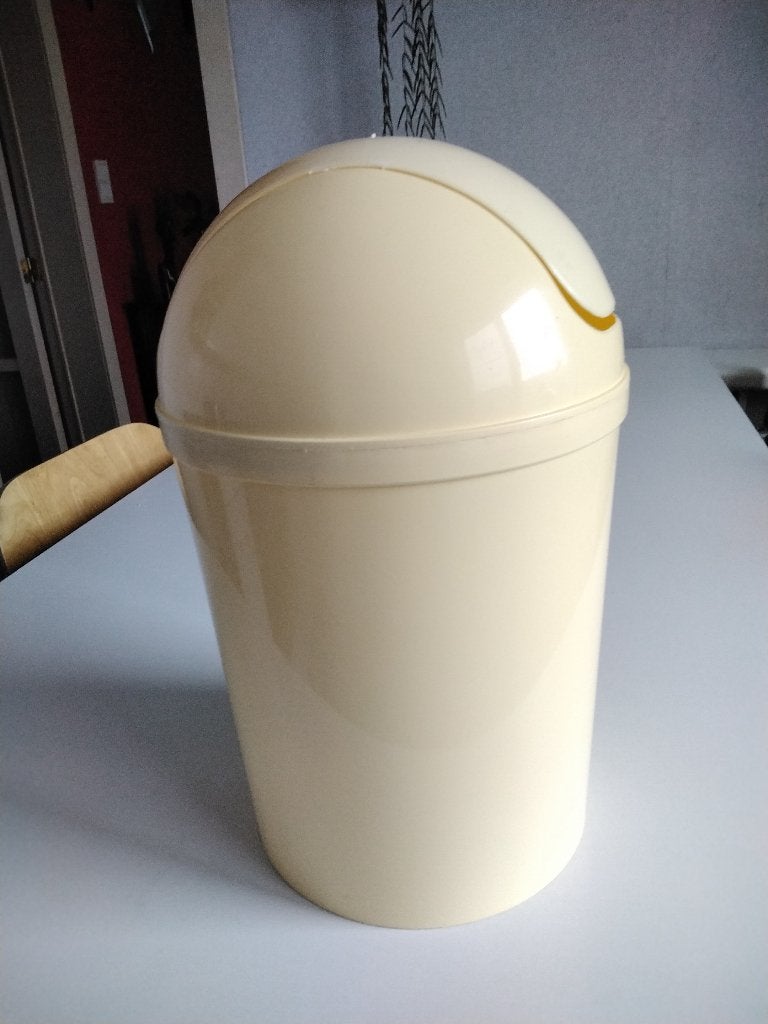 Poubelle toilette/Salle-de-bain de 6 l. couvercle tournant, Moins de 10 litres, Moins de 50 cm, Enlèvement ou Envoi, Comme neuf