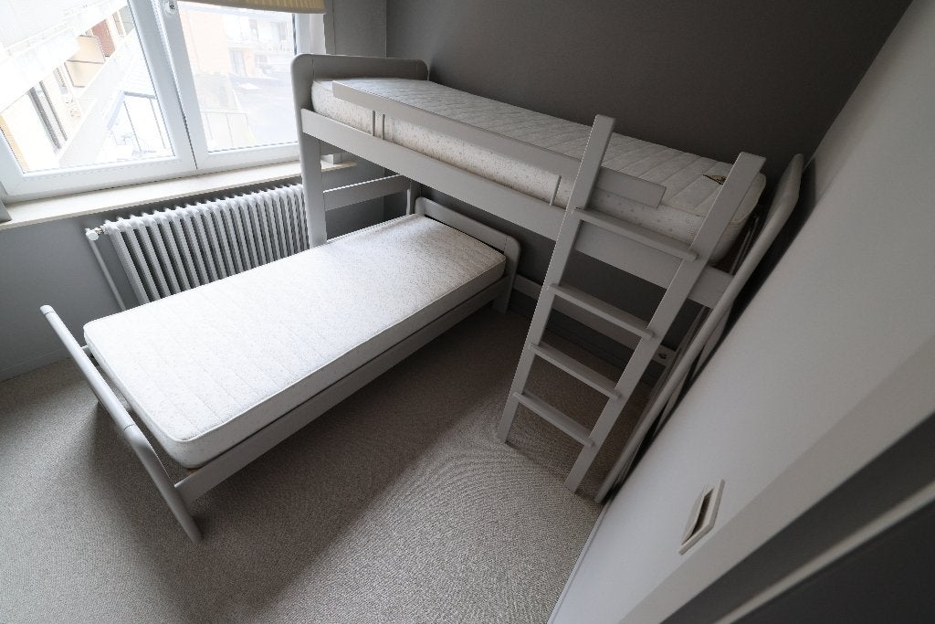 hoogslaper + éénpersoonsbed, Kinderen en Baby's, Kinderkamer | Stapelbedden en Hoogslapers, Ophalen, Zo goed als nieuw, Stapelbed