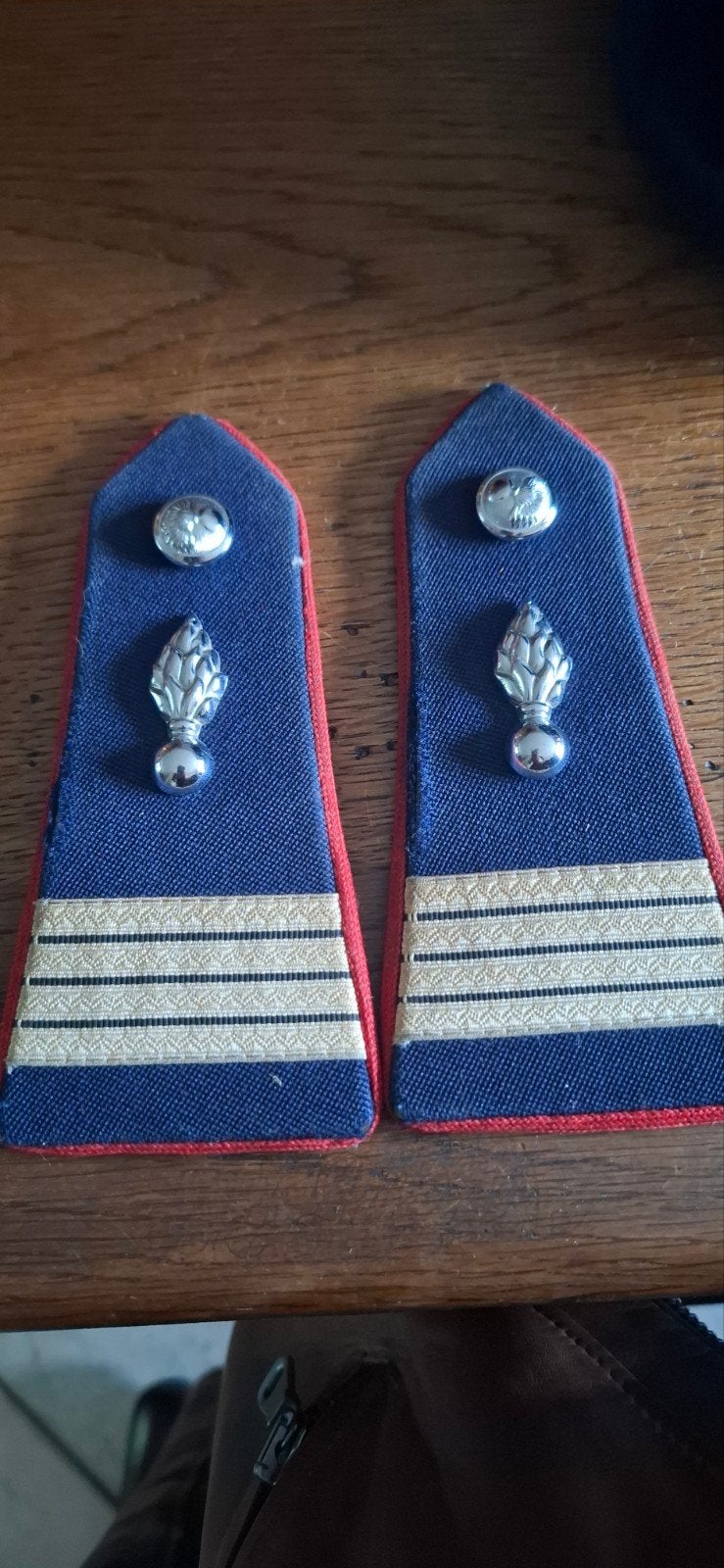Belgique_Epaulettes chemise 1MDLC 1970-2000, Verzamelen, Ophalen of Verzenden, Rijkswacht, Kleding of Schoenen