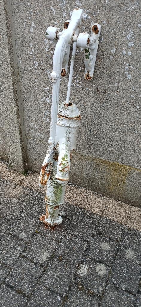 oude gietijzeren waterpomp, Ophalen, Gebruikt