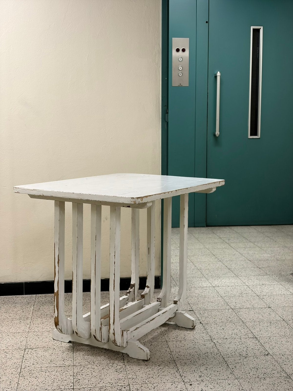Table art deco - Ecole d’Amsterdam, Enlèvement