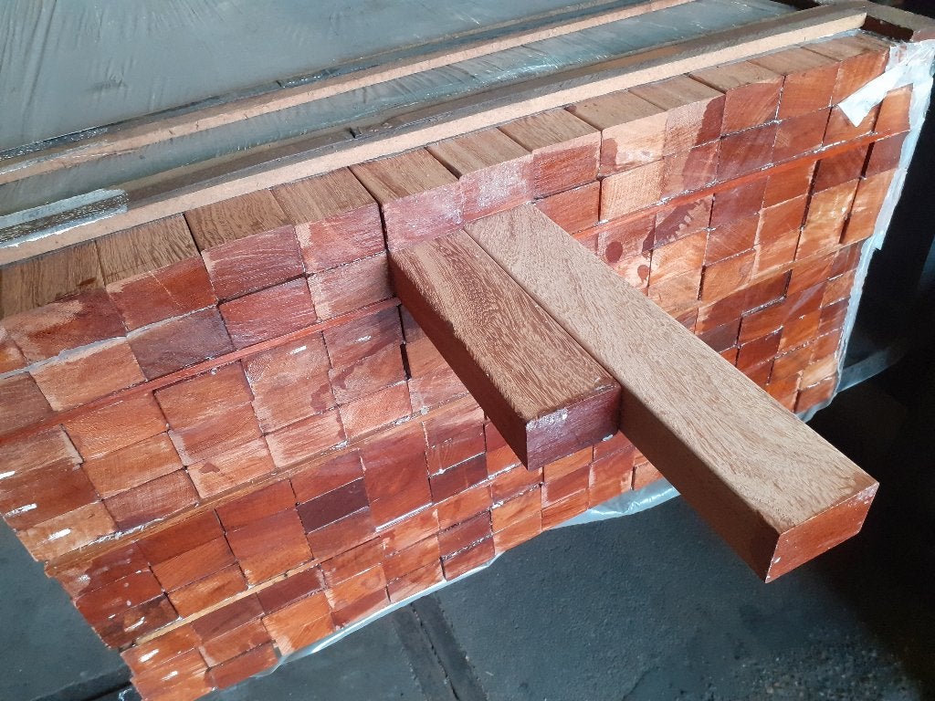 6 faisceaux de poutres en bois dur 40x70 mm - 3,50 €/m1, Enlèvement ou Envoi, Bois dur, Poutres, Neuf