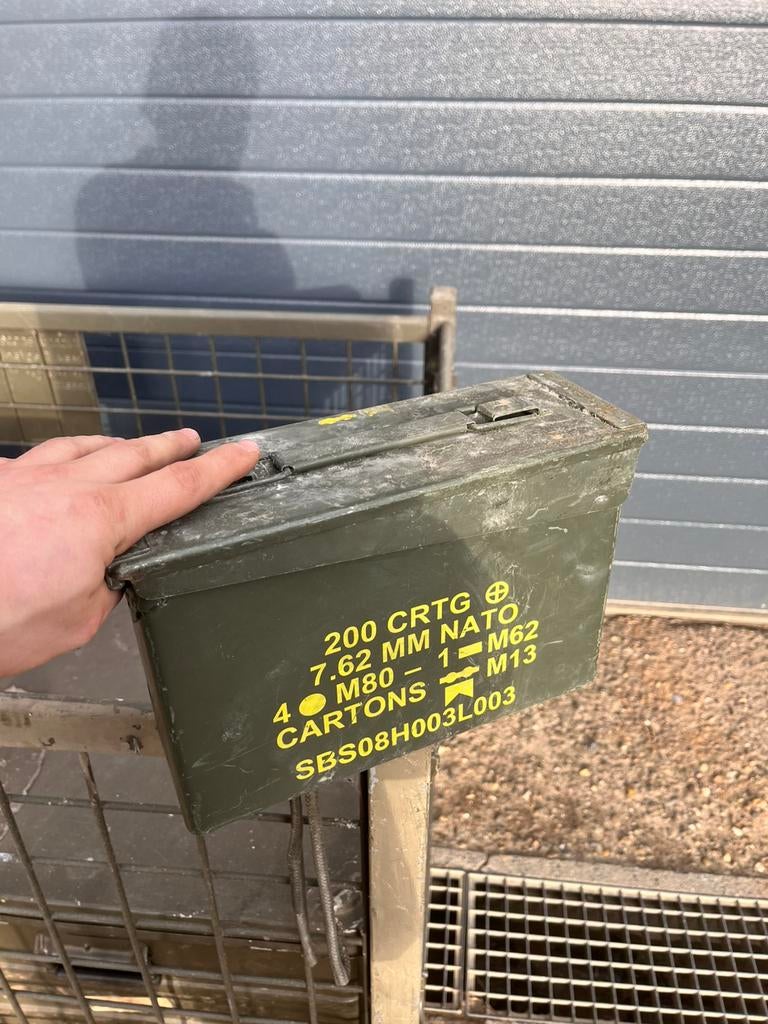 Munitie kistjes, Ophalen