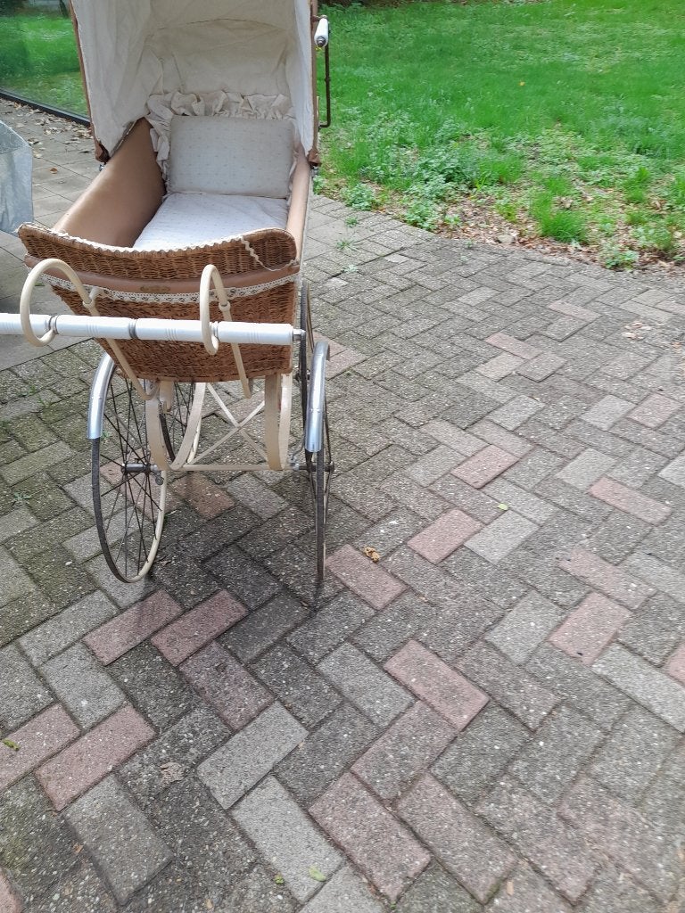 mooie gerestaureerde kinderwagen (geen poppenwagen), Ophalen