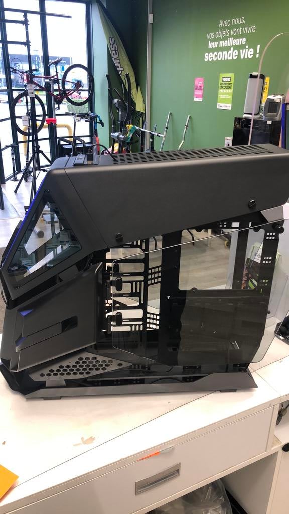 Boitier PC Thermaltake AH 600, Enlèvement, Utilisé